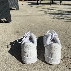 White Nike Air Force